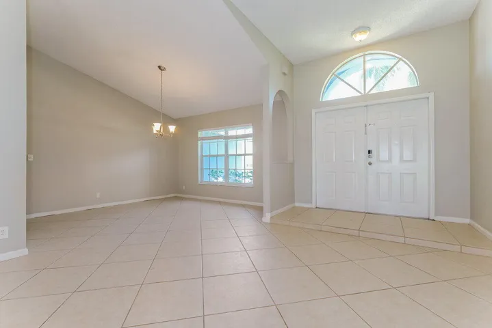 03-LivingRoom_20260822174756-lg