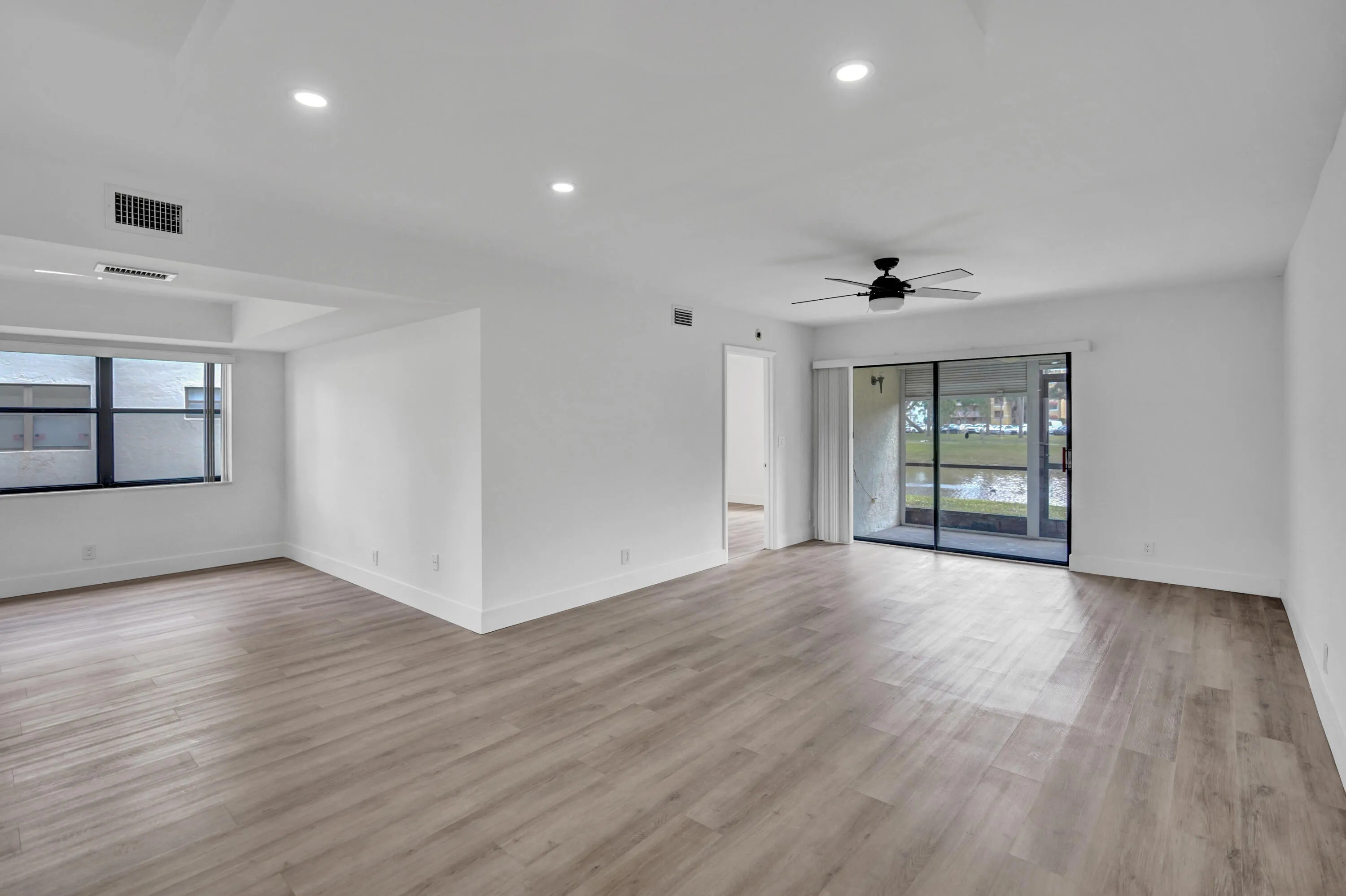 Condo For Sale in Lucerne Pointe
