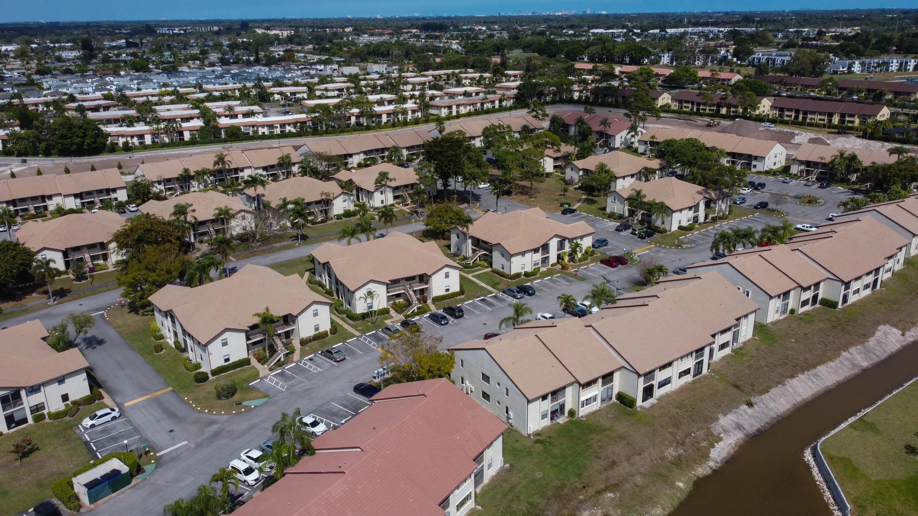 Condo For Sale in Lucerne Pointe
