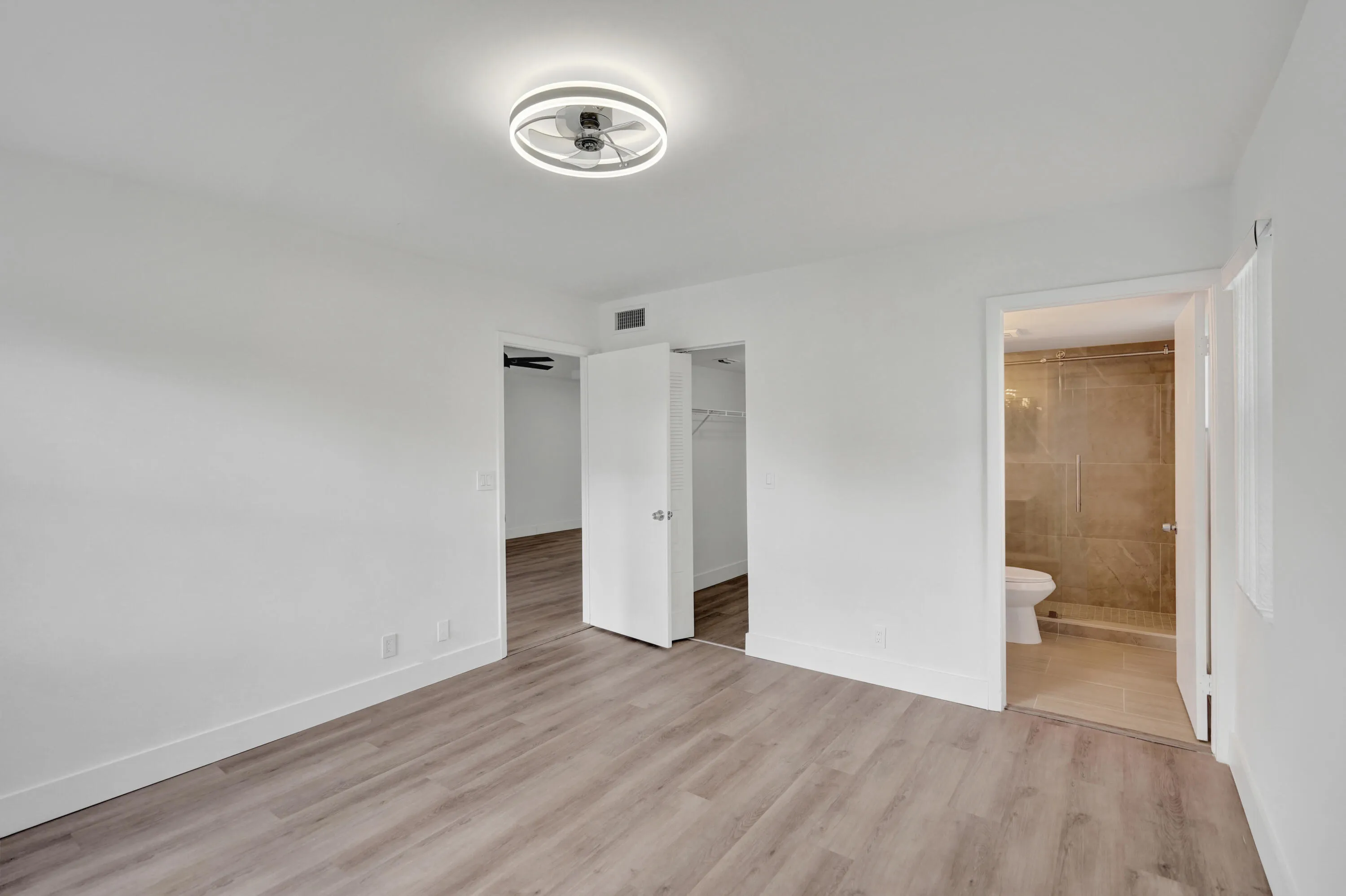 Condo For Sale in Lucerne Pointe