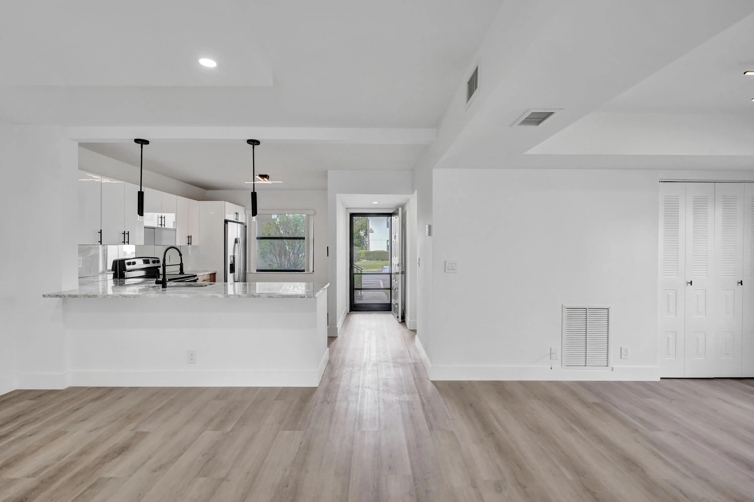 Condo For Sale in Lucerne Pointe