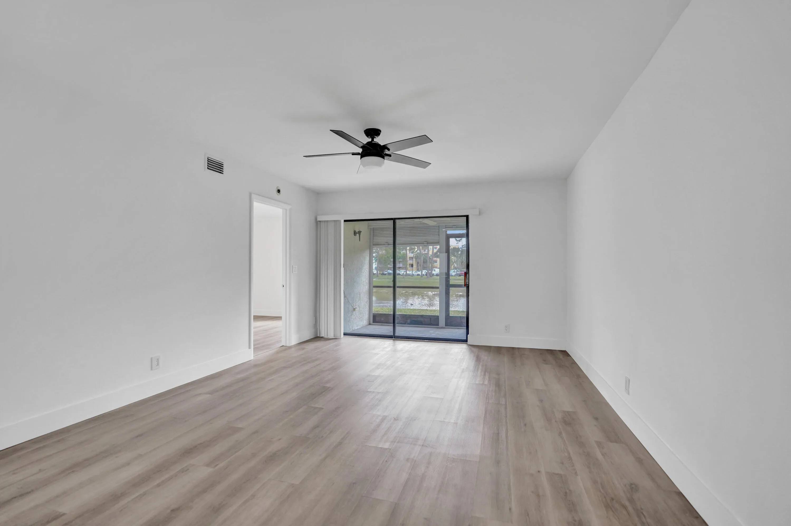 Condo For Sale in Lucerne Pointe