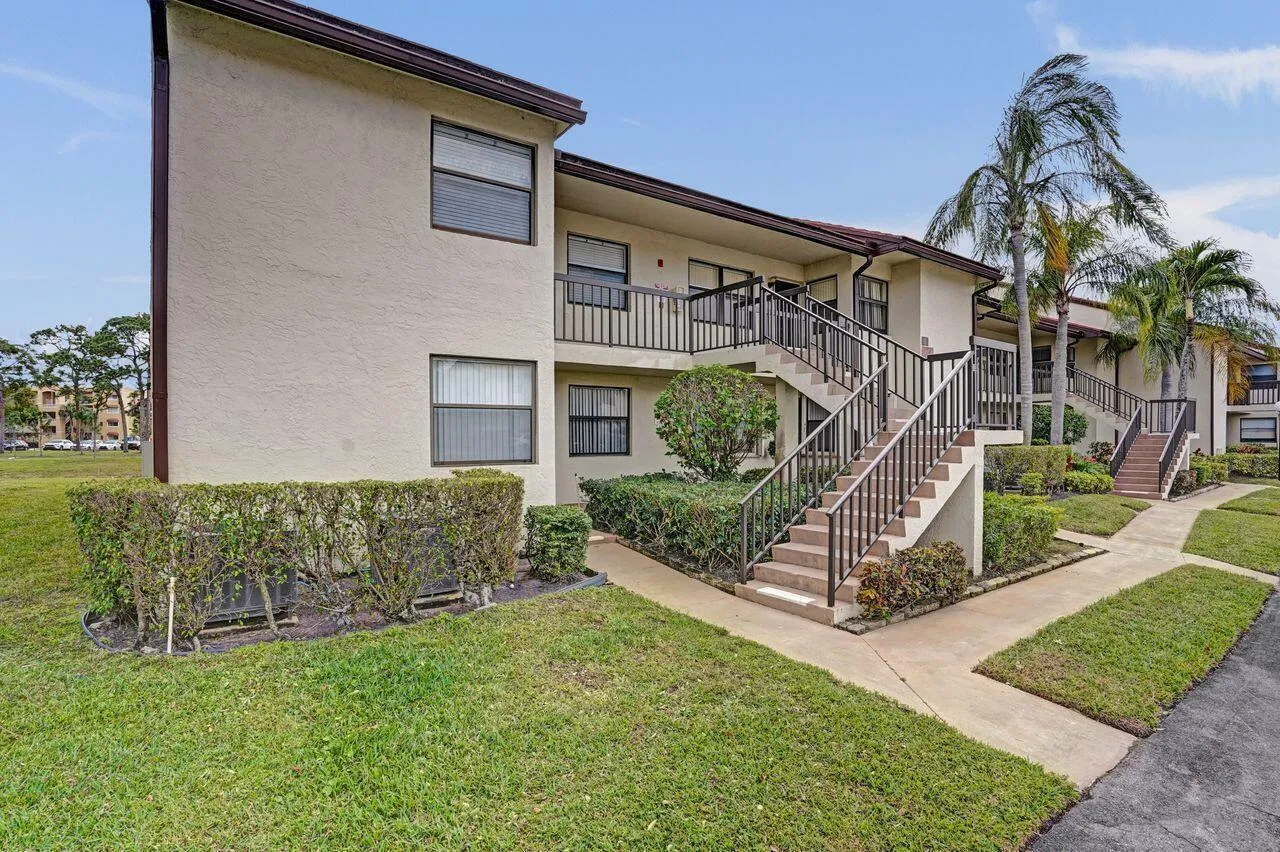 Condo For Sale in Lucerne pointe