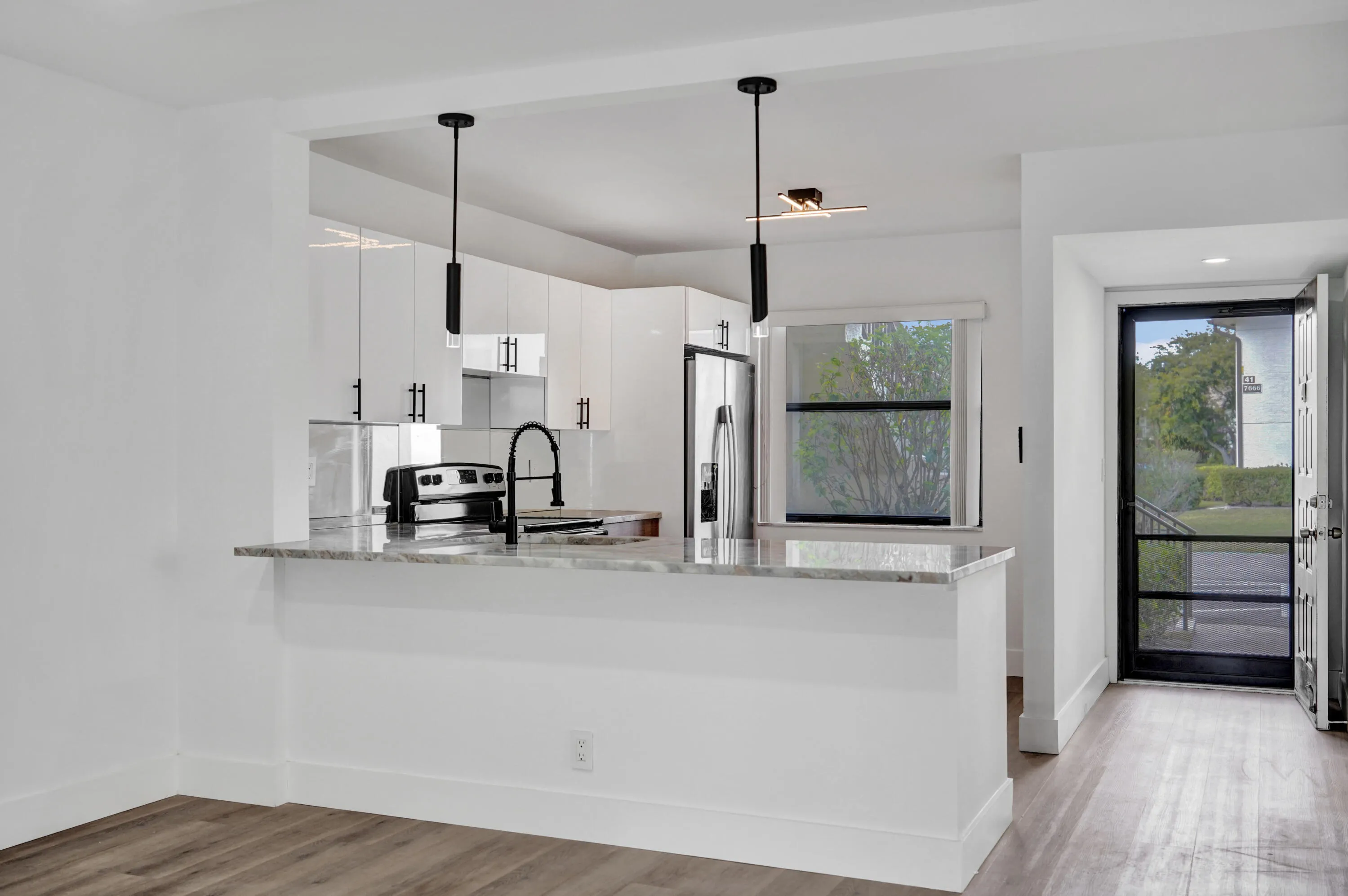 Condo For Sale in Lucerne Pointe