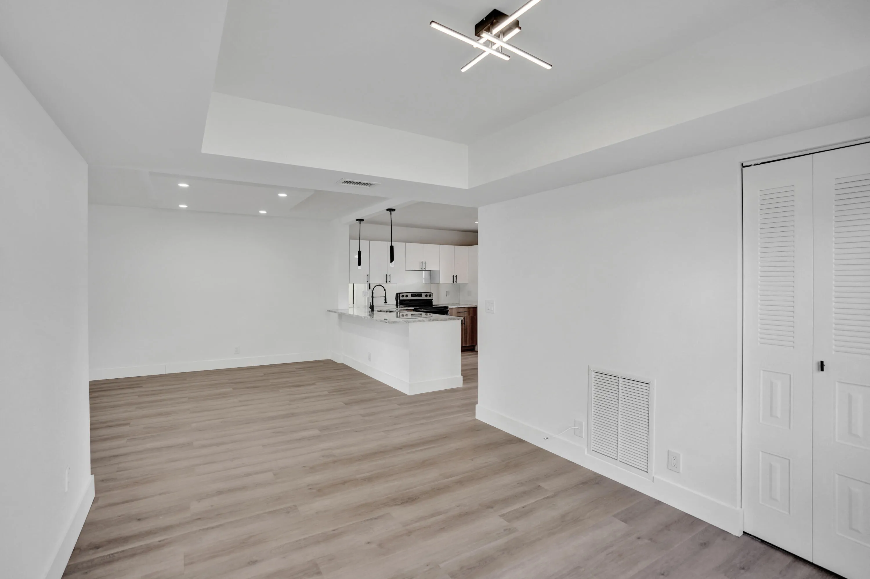 Condo For Sale in Lucerne Pointe