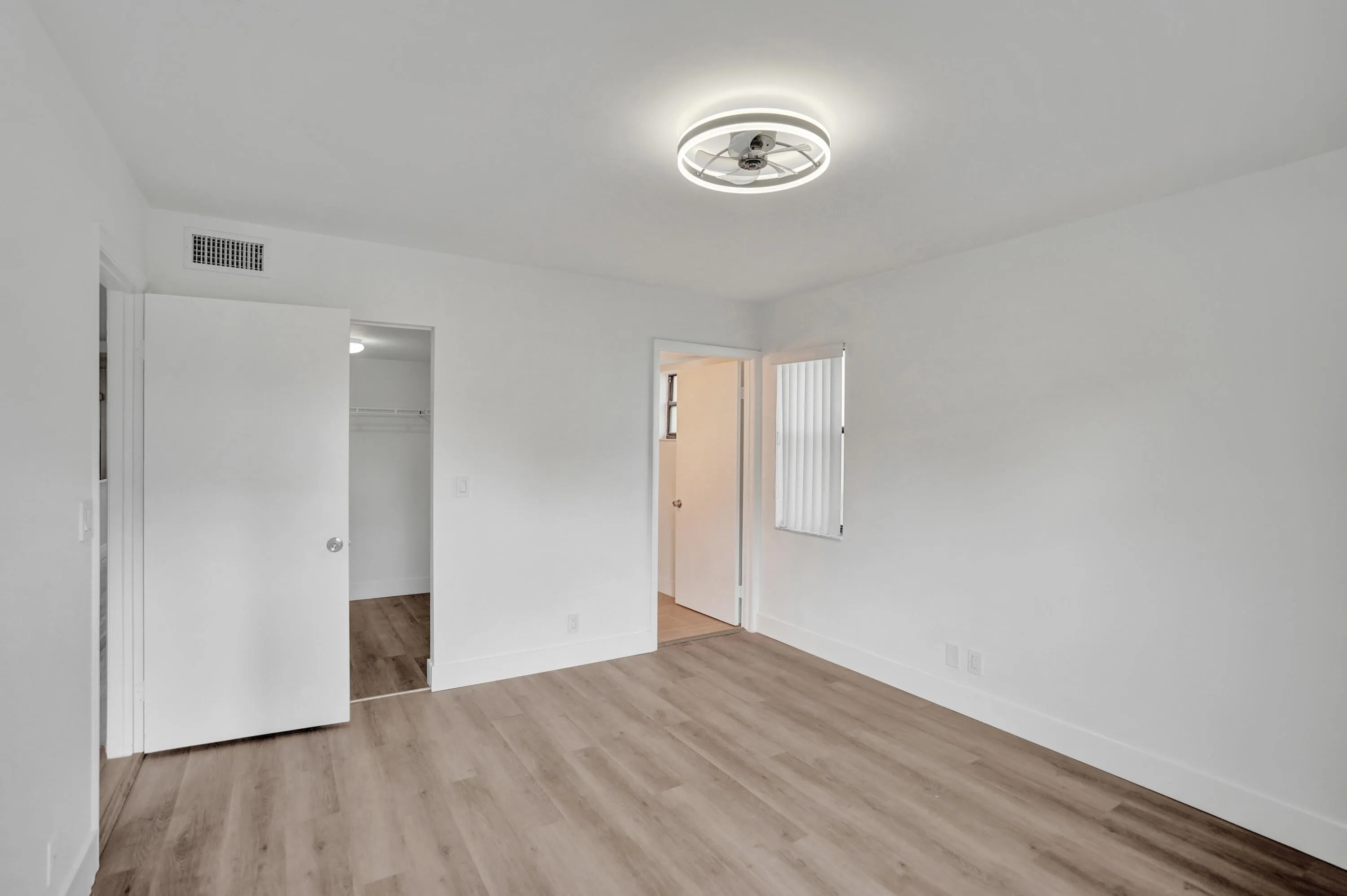 Condo For Sale in Lucerne Pointe