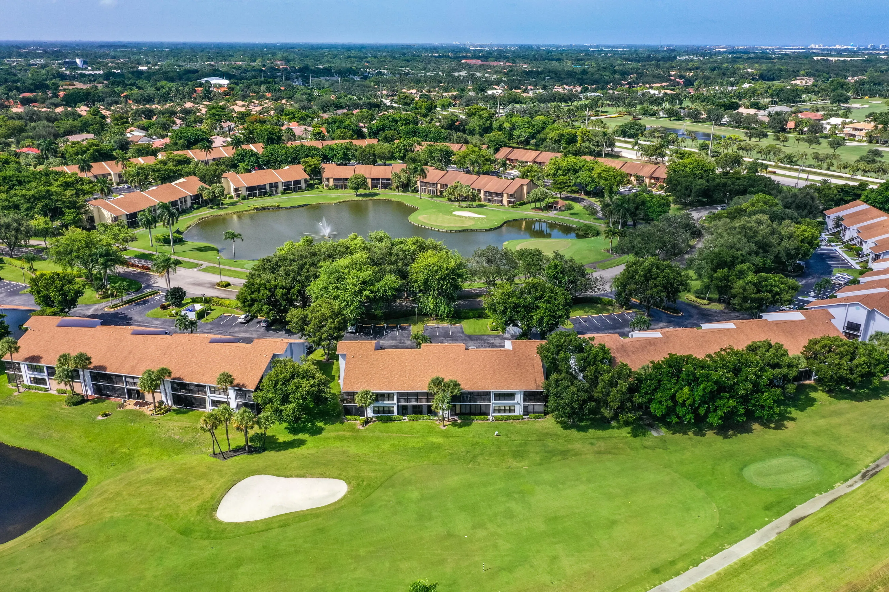 16th Hole & Lake