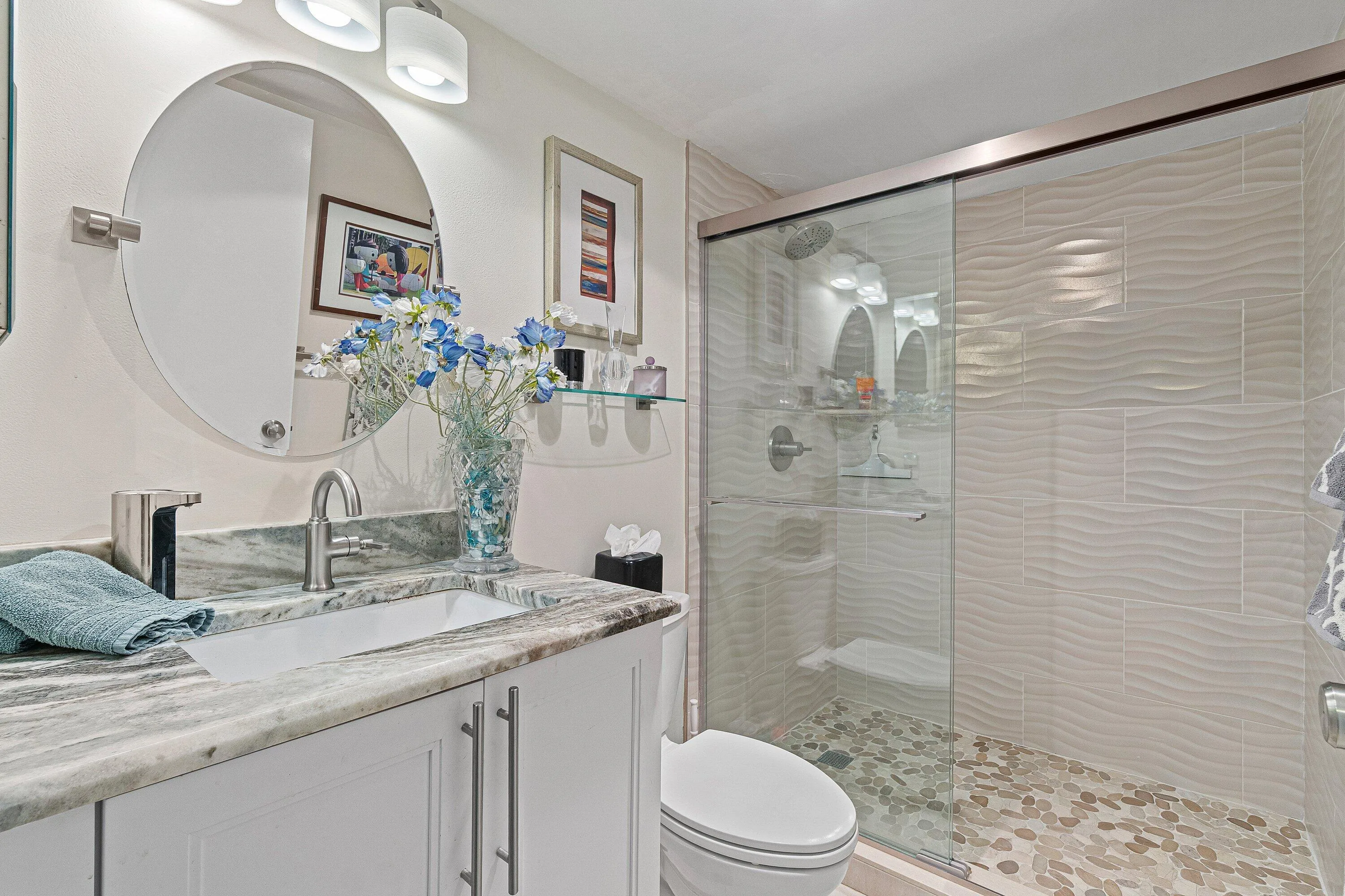 2nd Bath by 2nd Bedroom