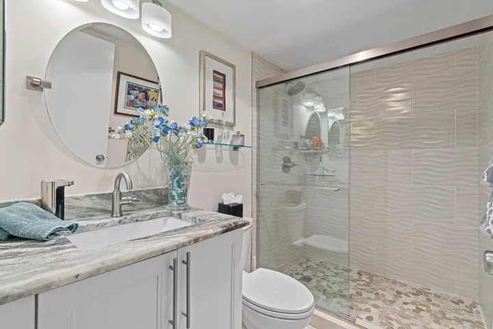 2nd Bath by 2nd Bedroom
