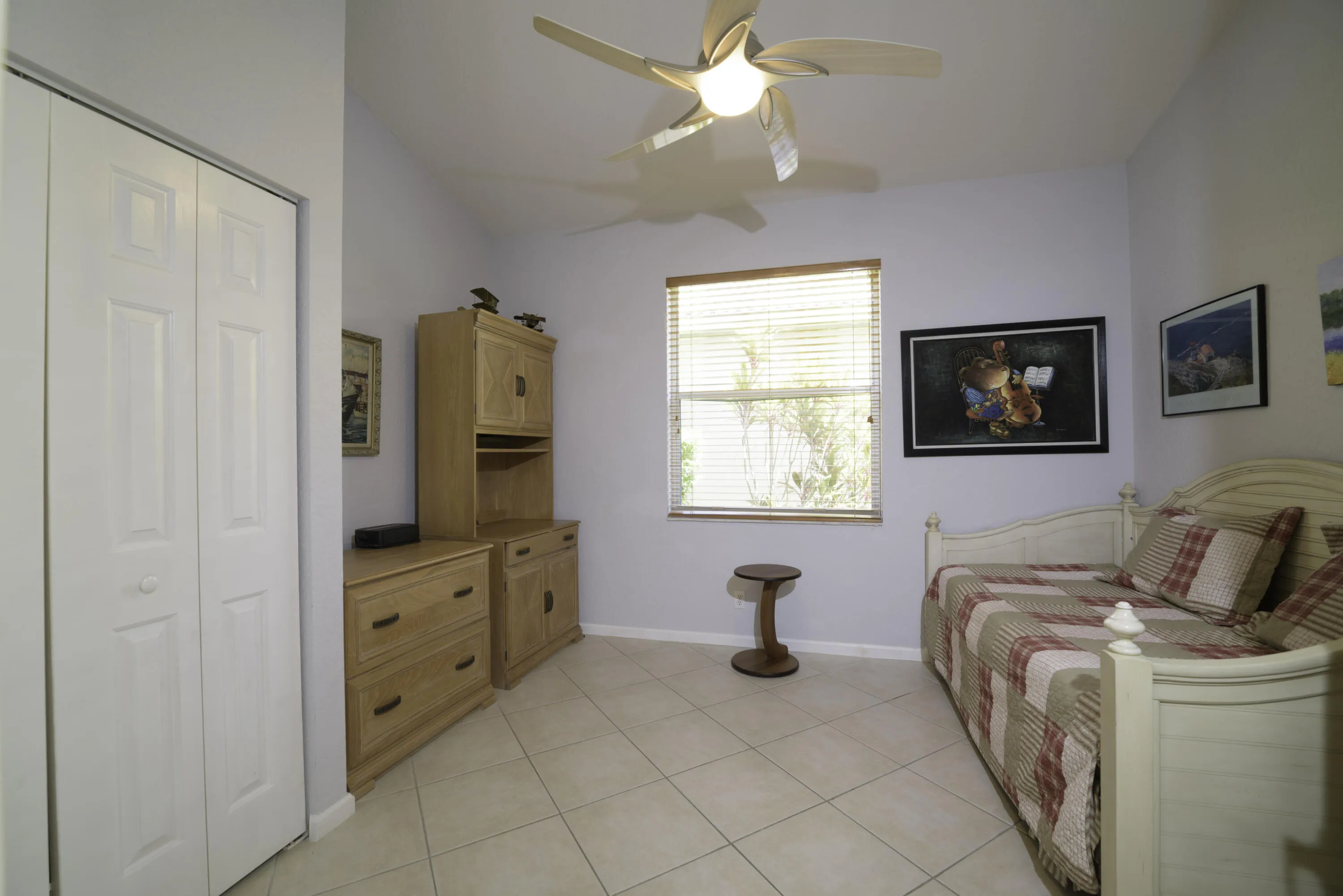 GUESTROOM, OFFICE OR BOTH