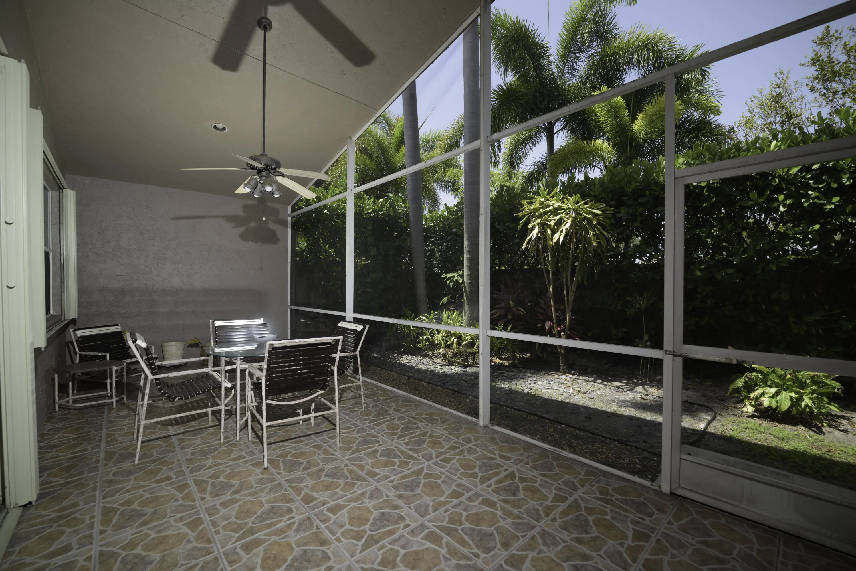 FULLY SCREENED IN TROPICAL OASIS