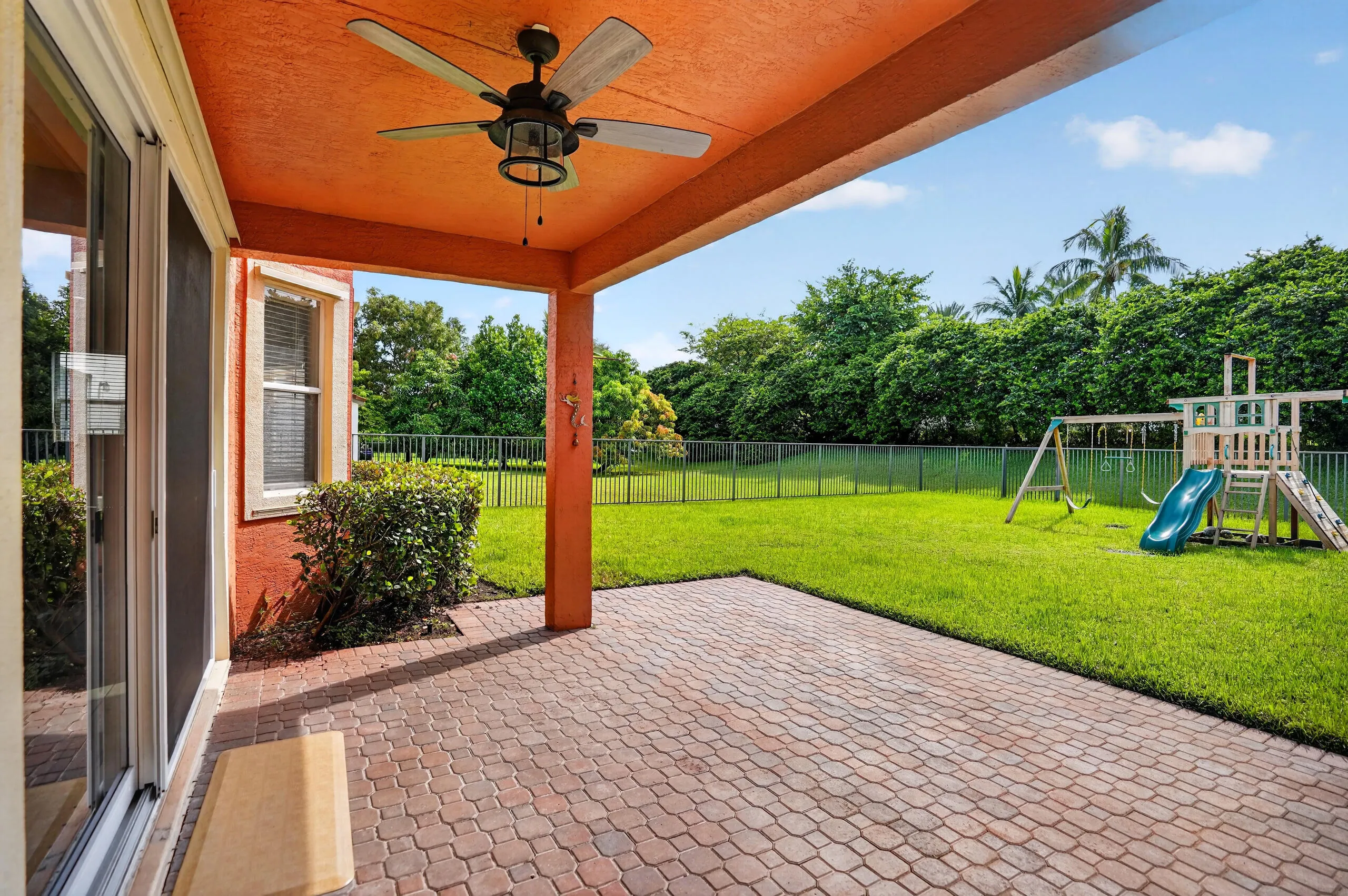 Nice roof overhang for outdoor dining and relaxing.