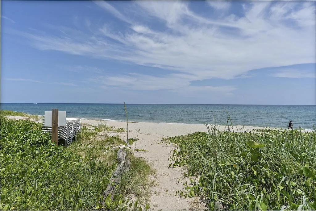 3745 S. Ocean Boulevard, Palm Beach - am