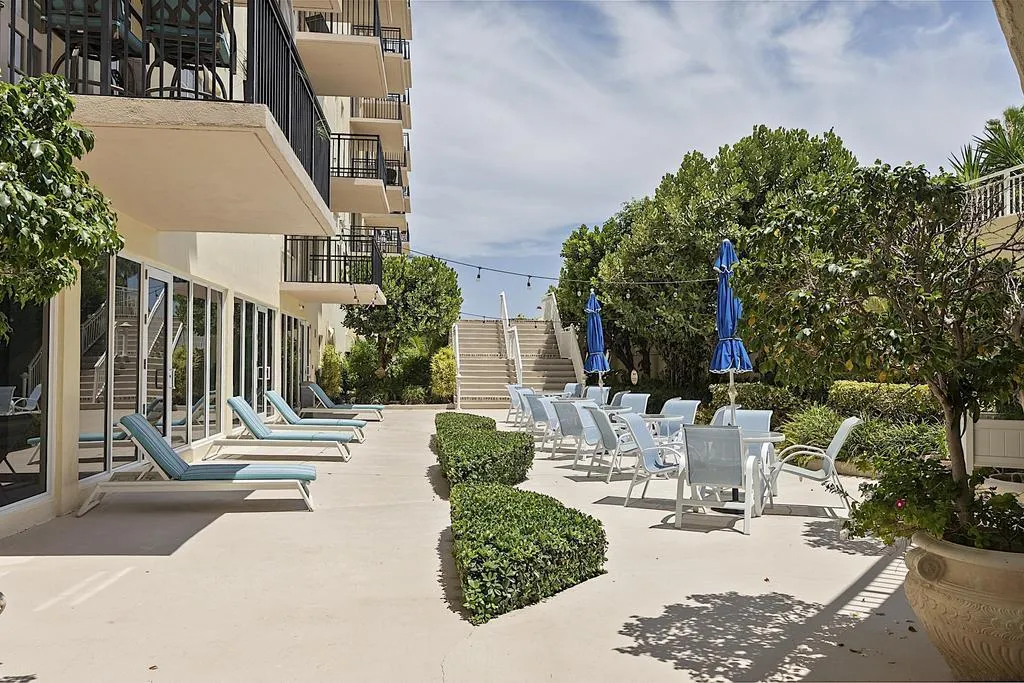 3745 S. Ocean Boulevard, Palm Beach - am