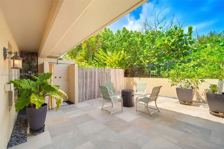 Private Courtyard w/ Outdoor Shower