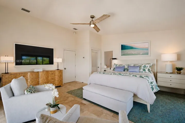 Primary En-Suite w/ Ocean Views