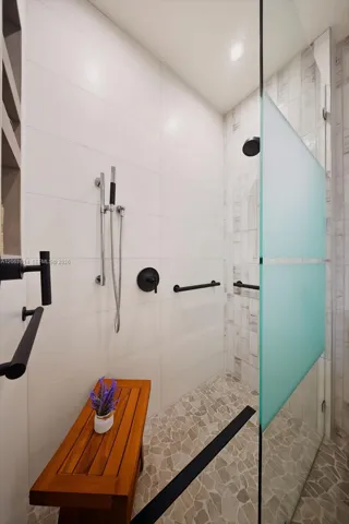 Guest Bathroom 2
