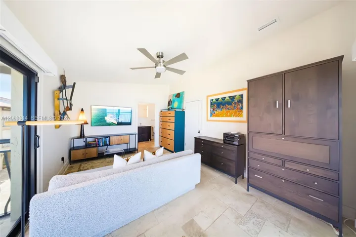 Office/Guest Bedroom & En Suite