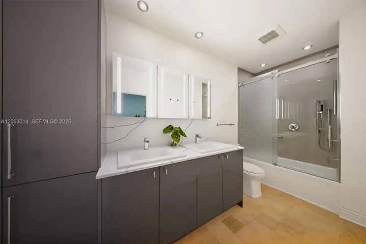 Guest En-Suite Bathroom 3