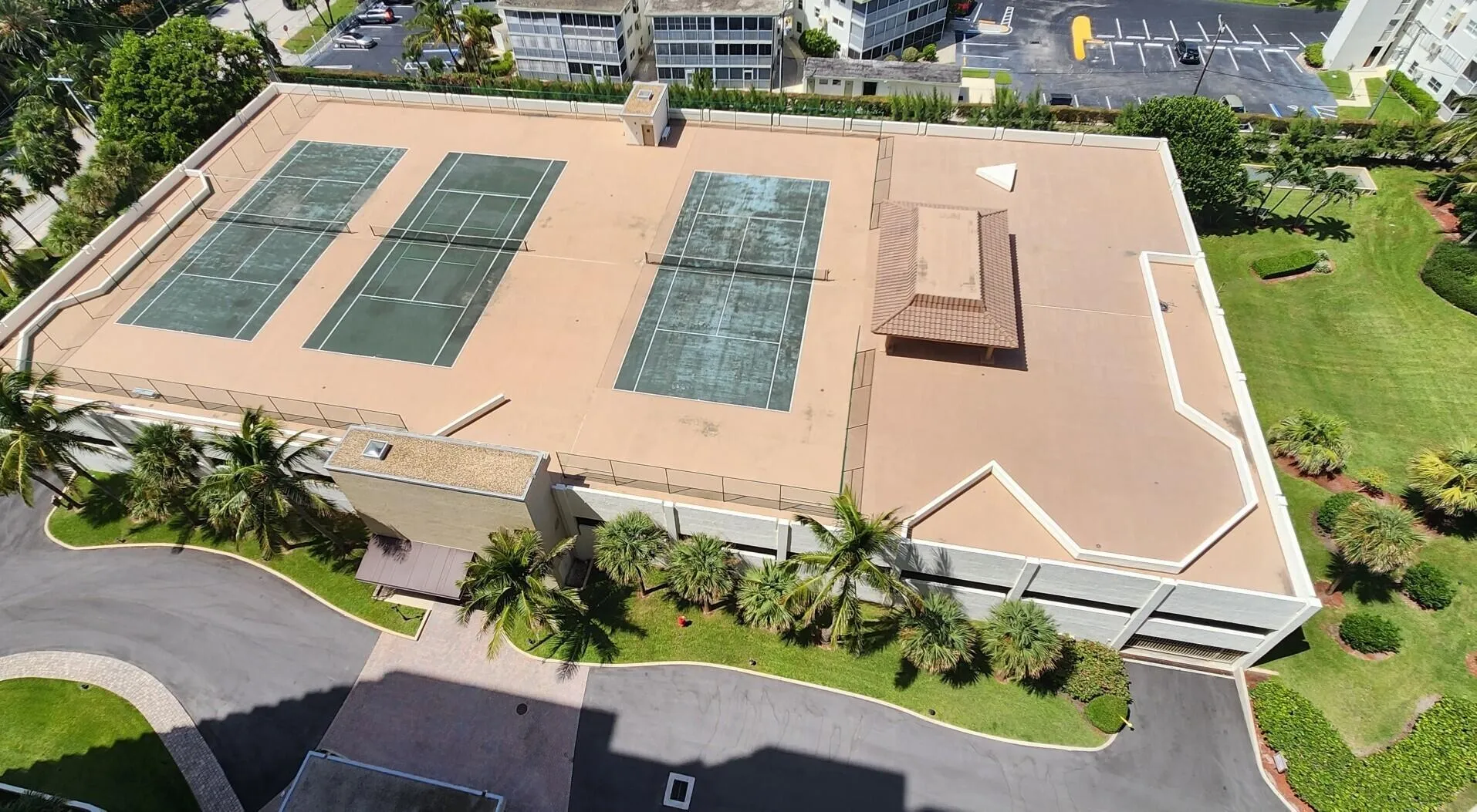 Parking / Tennis