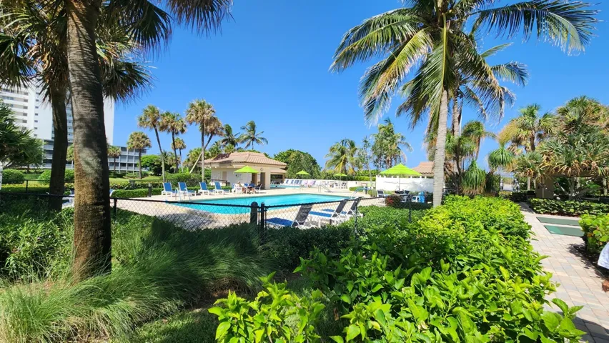 2 Pools & Hot Tub