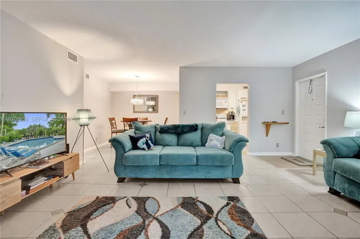 Open Modern easy living feel