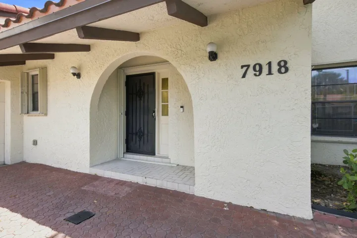 7918 HIBISCUS CIR 3