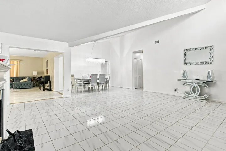 7918 HIBISCUS CIR 18