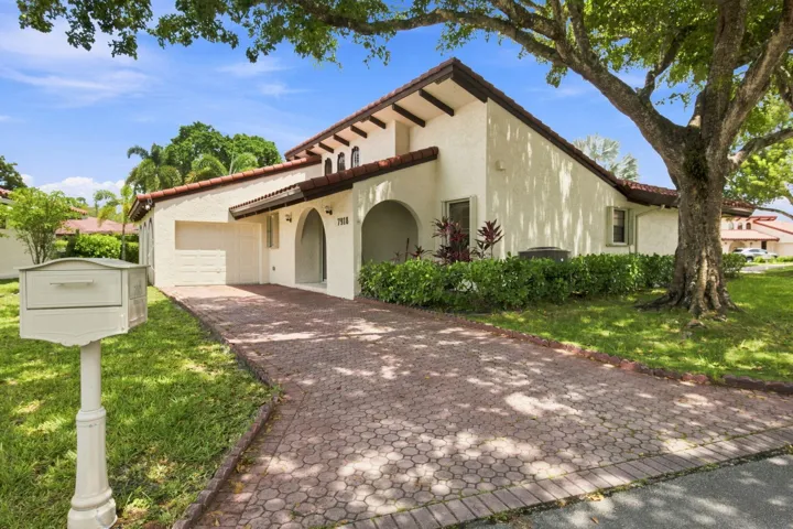 7918 HIBISCUS CIR 2