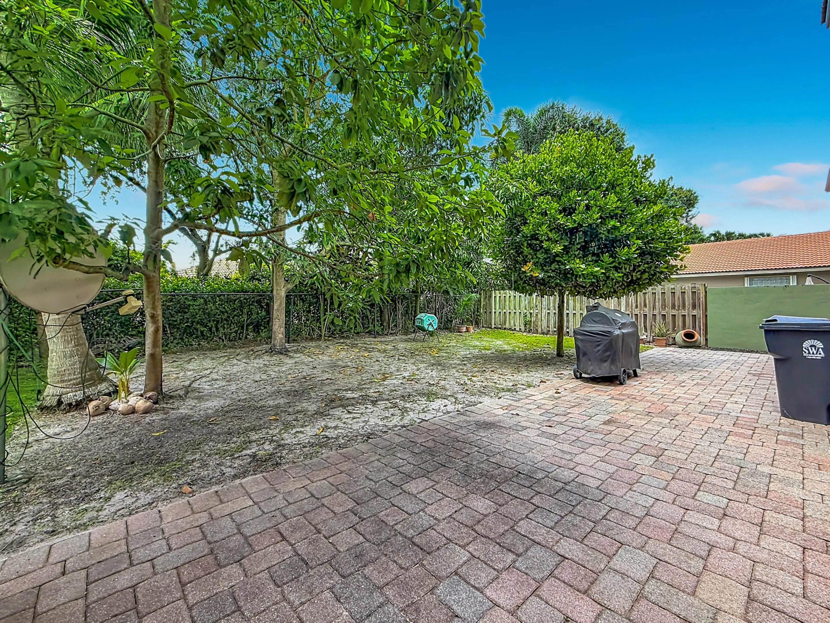 6657 Lurais Drive-96