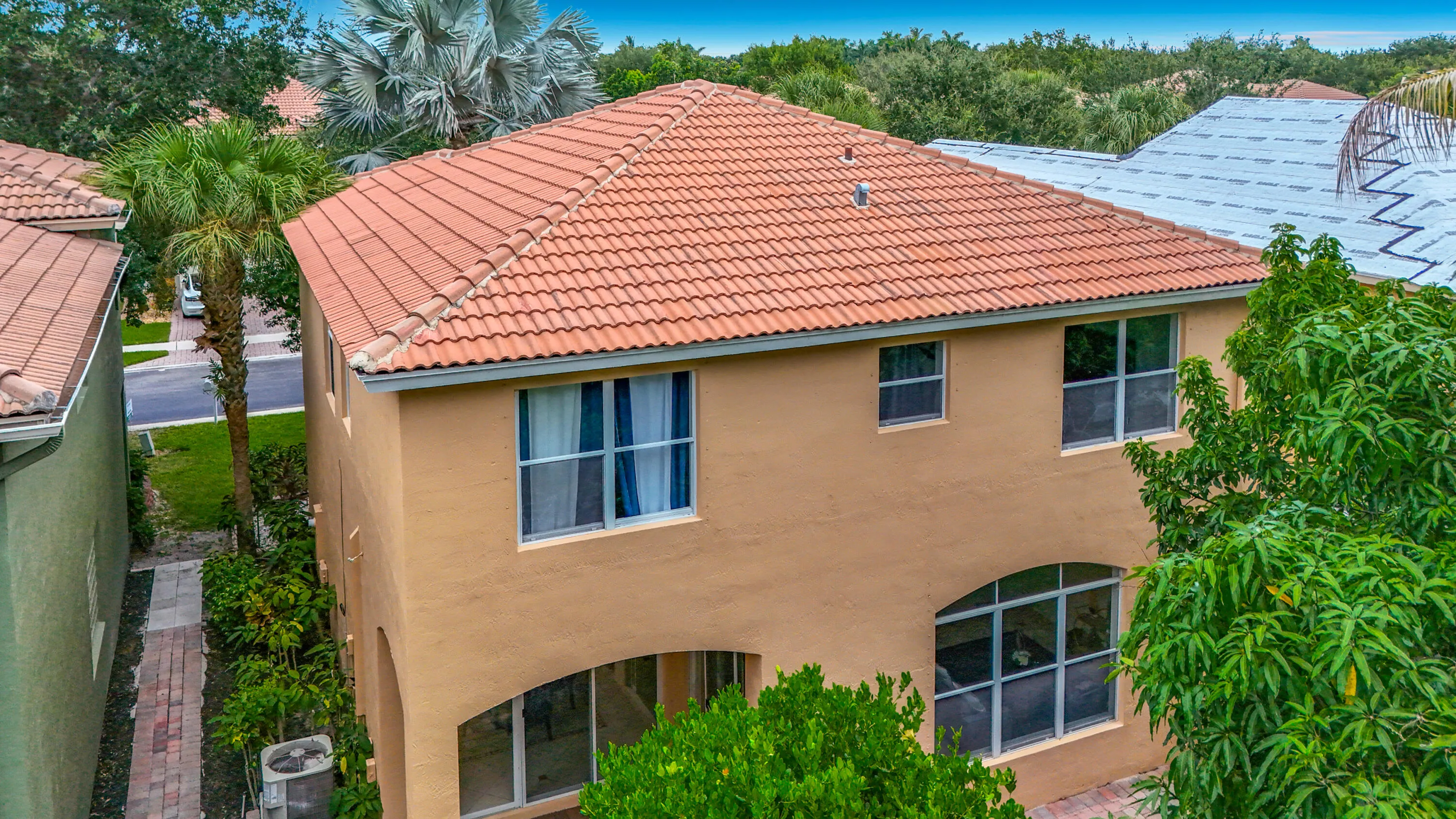 6657 Lurais Drive-99