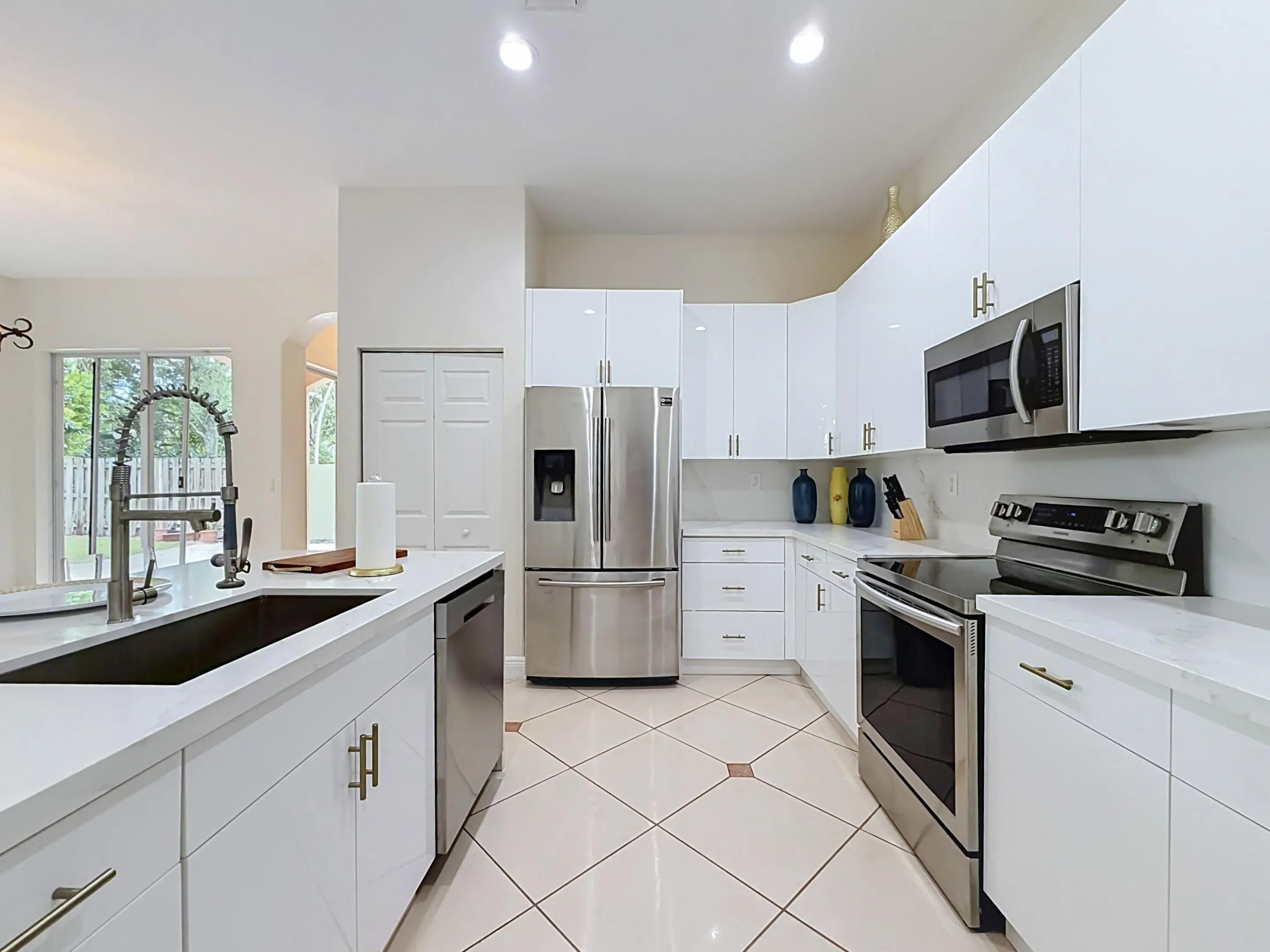 6657 Lurais Drive-42