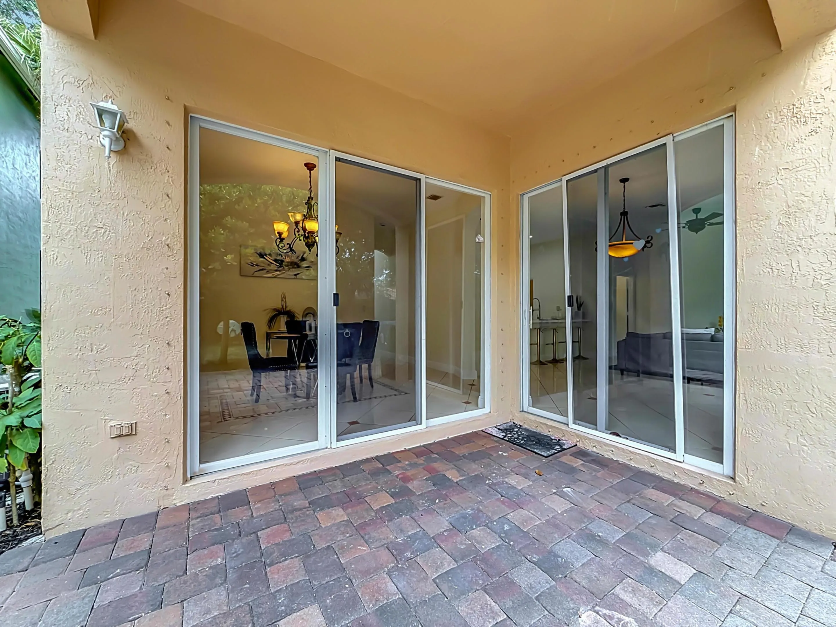6657 Lurais Drive-93