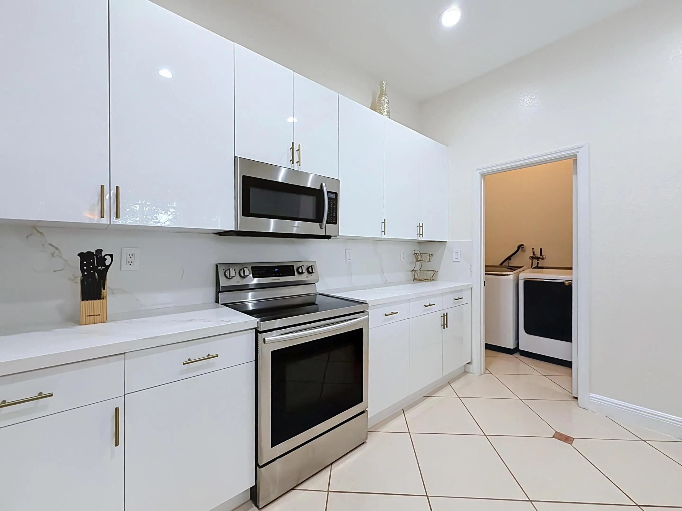 6657 Lurais Drive-35