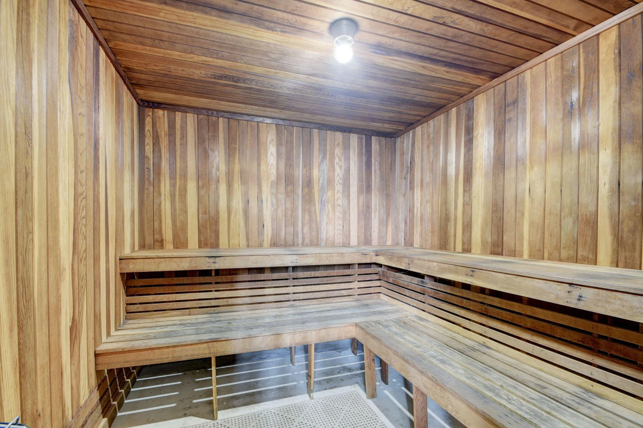 74-web-or-mls-Golden Lakes clubhouse B (