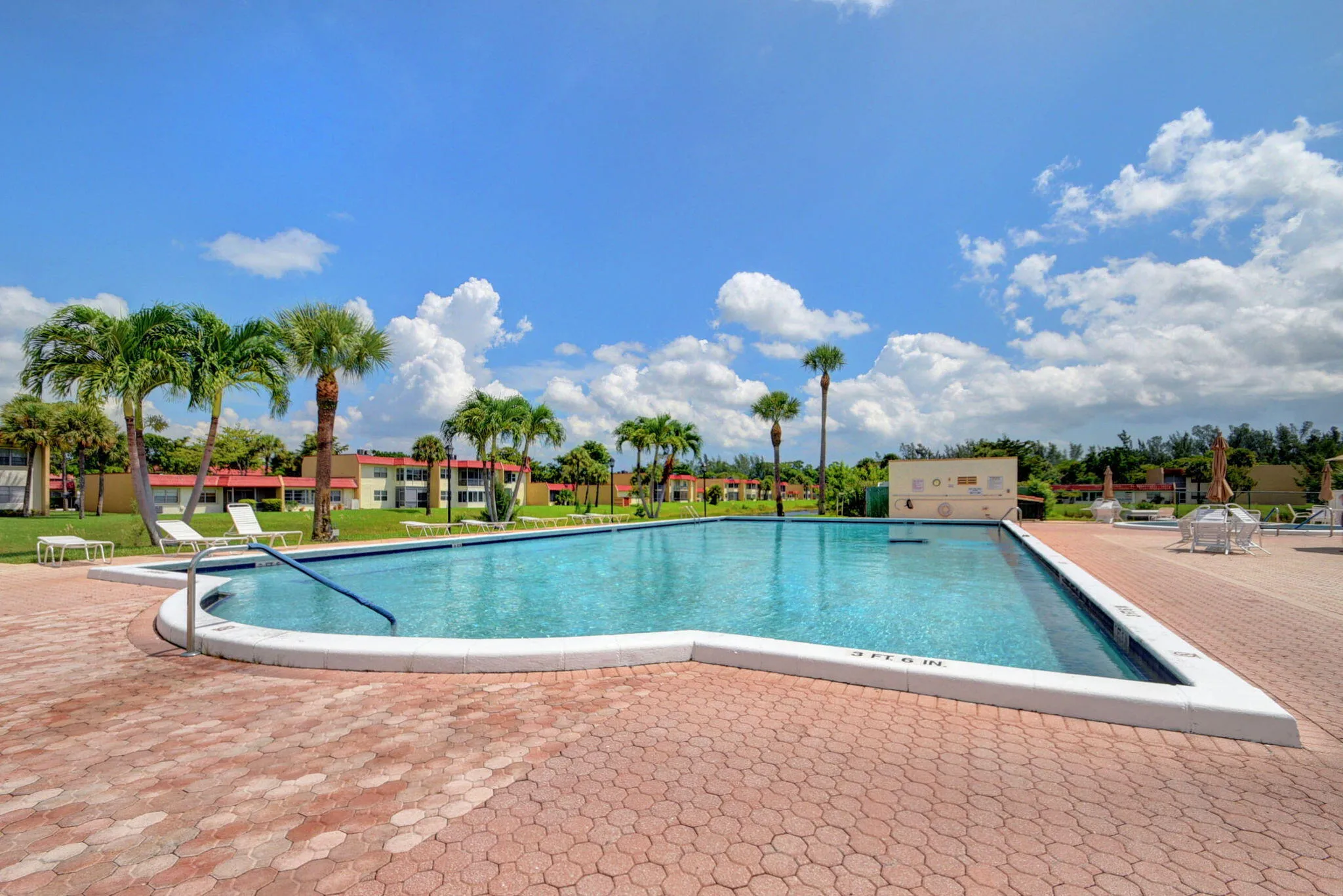 72-web-or-mls-Golden Lakes clubhouse B (