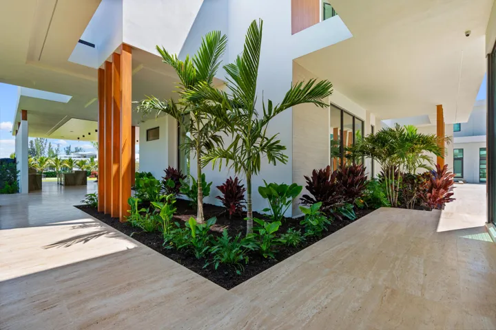Walkway to Front
