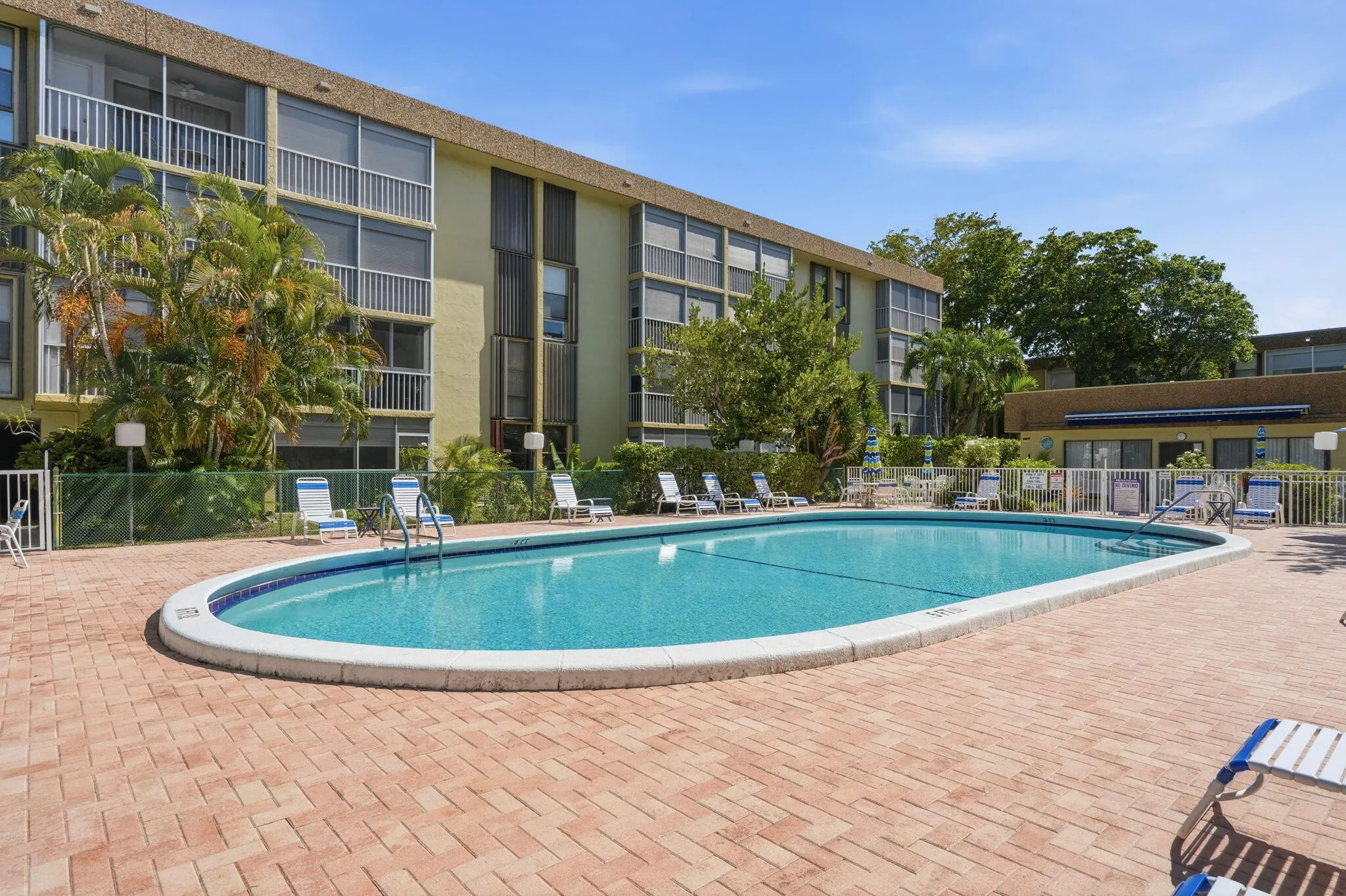 32-web-or-mls-367_S_Federal_Hwy_Apt_A209