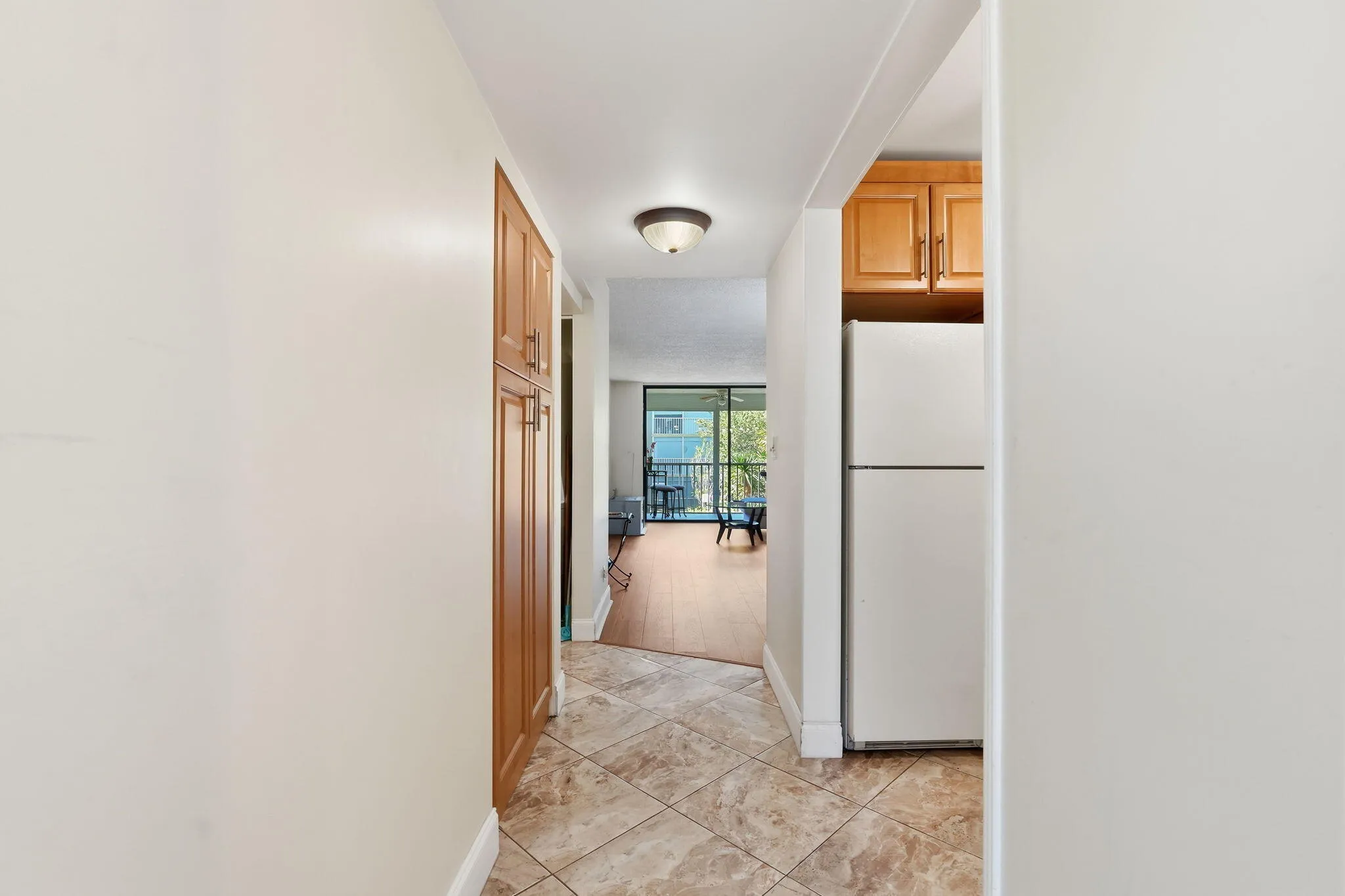 25-web-or-mls-367_S_Federal_Hwy_Apt_A209
