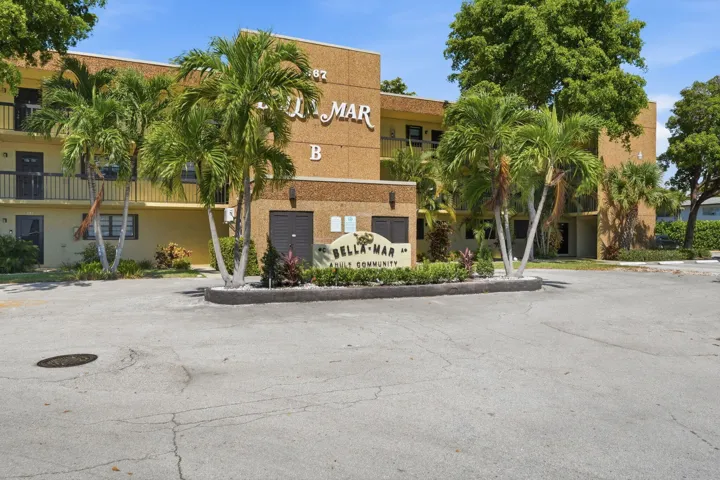 50-web-or-mls-367_S_Federal_Hwy_Apt_A209