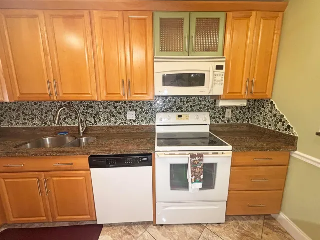 13-web-or-mls-367_S_Federal_Hwy_Apt_A209