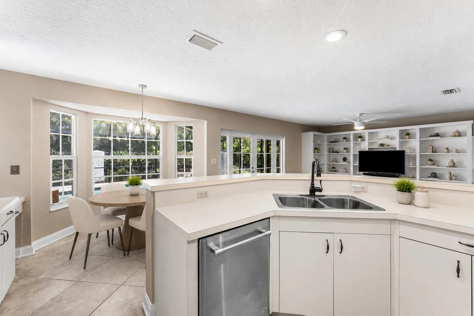 Kitchen to Dinette