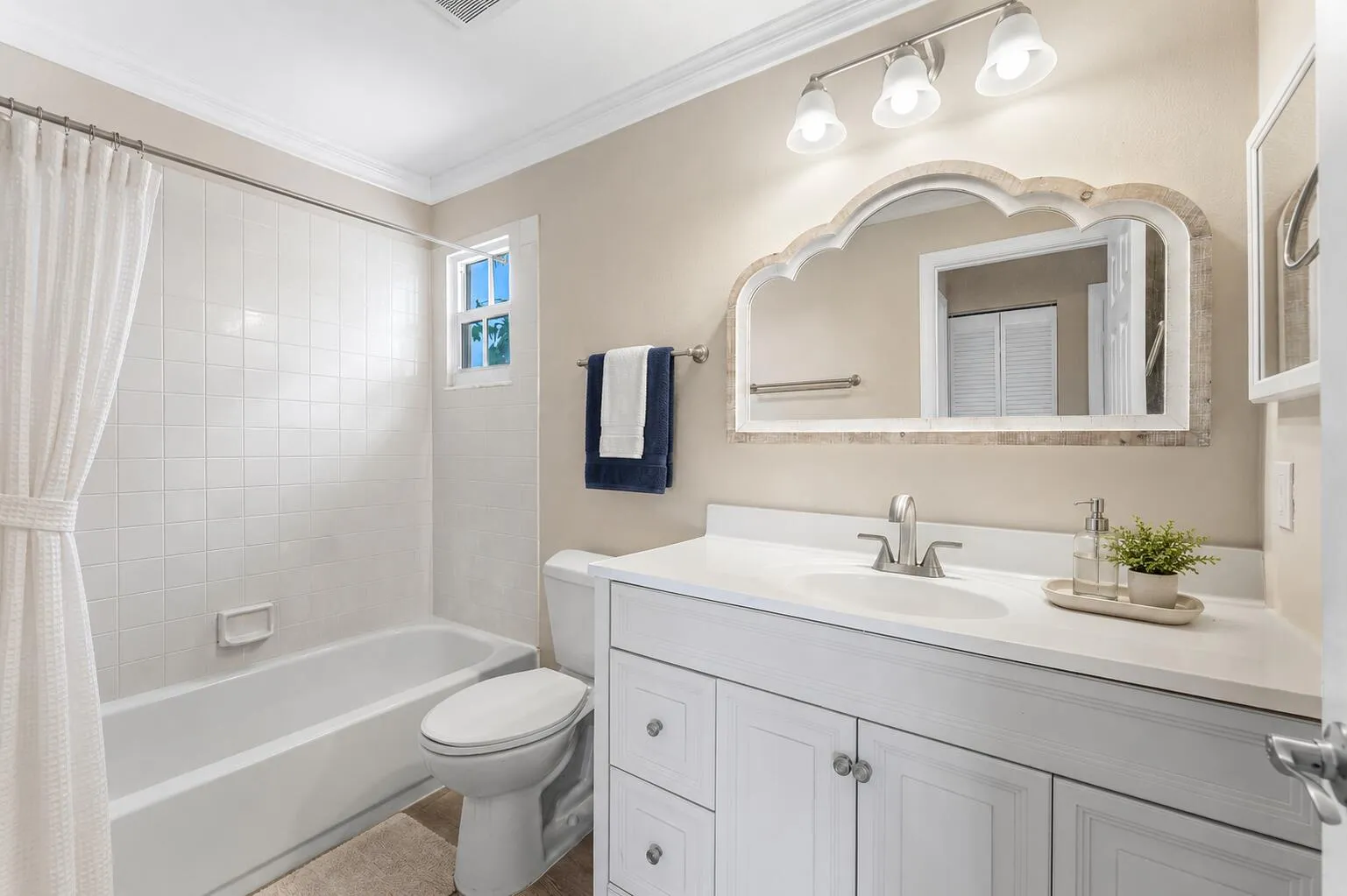 VS Bathroom upstairs