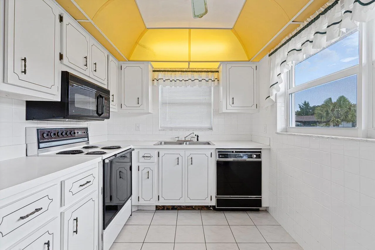 011-121MockingbirdLane-DelrayBeach-FL-33