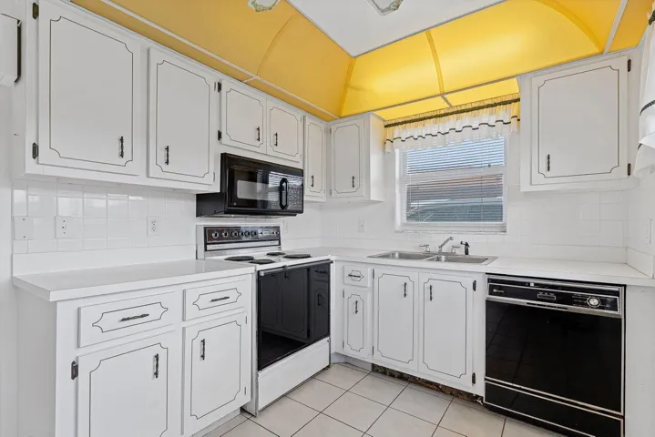 009-121MockingbirdLane-DelrayBeach-FL-33
