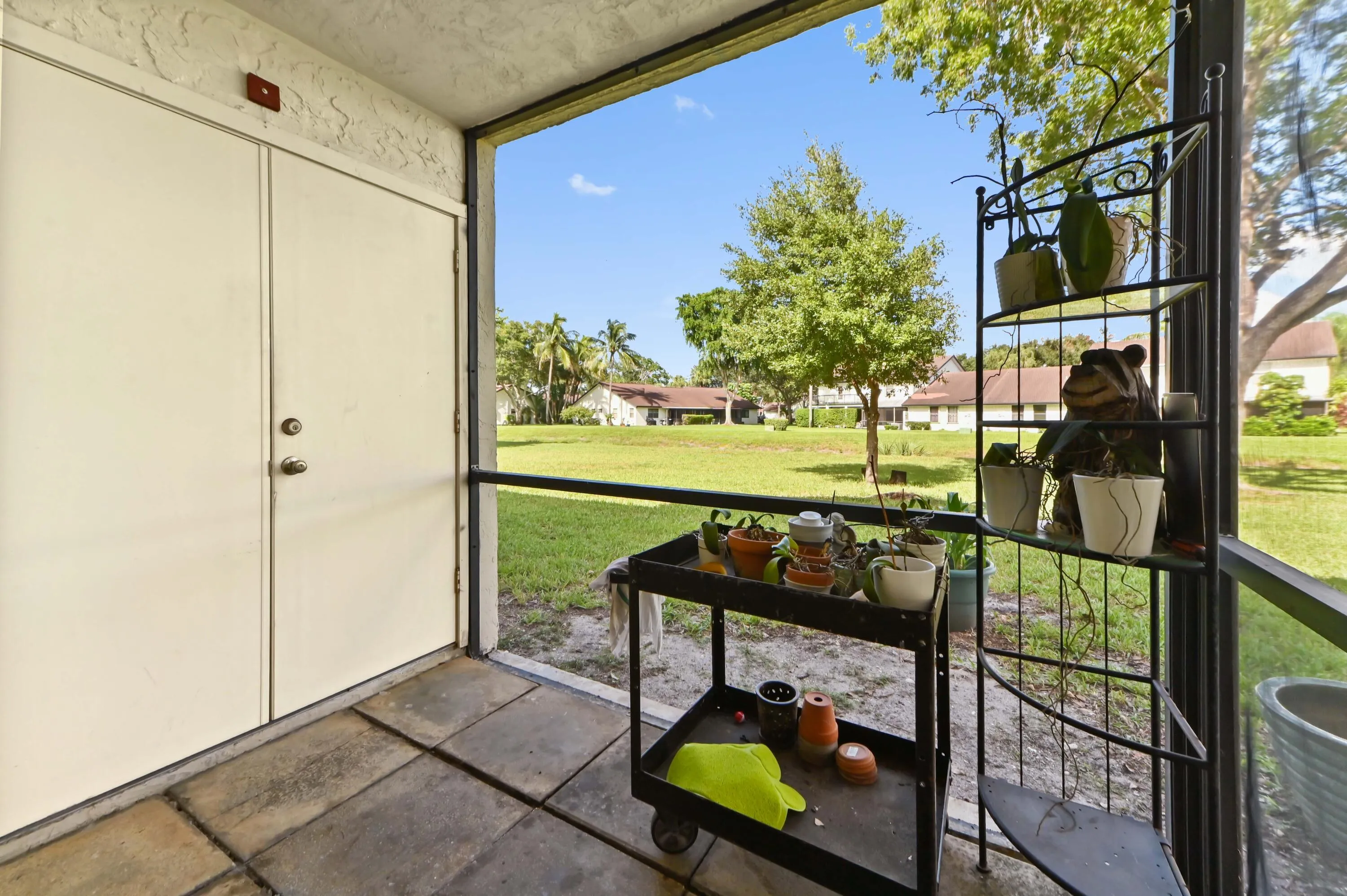 27 porch 01