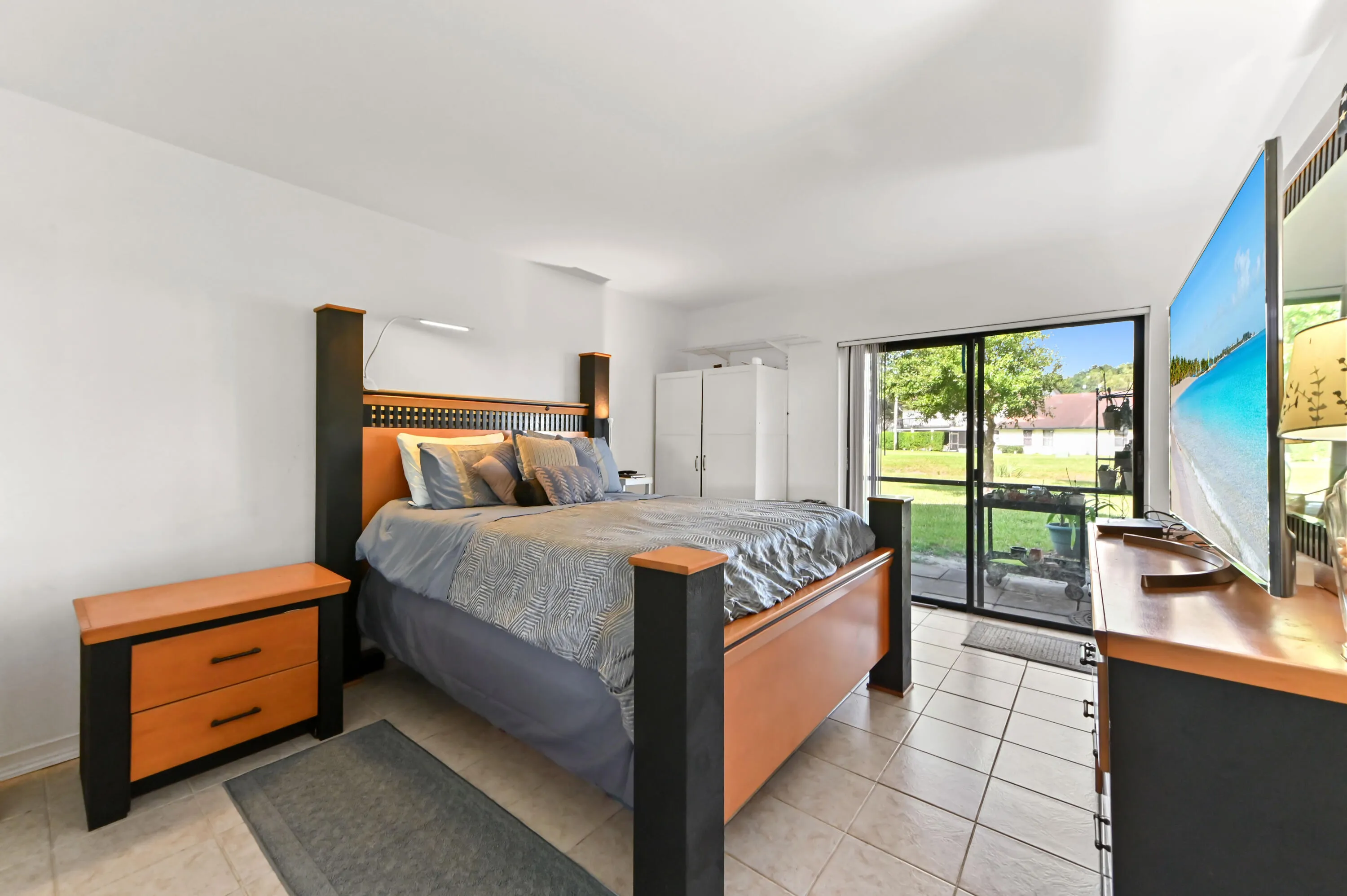 23 bedroom 01