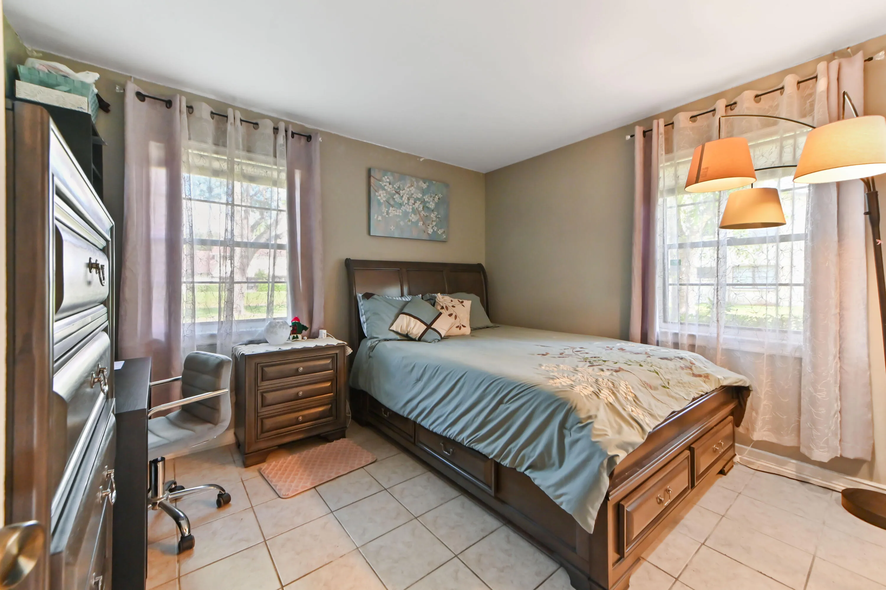 19 bedroom 01
