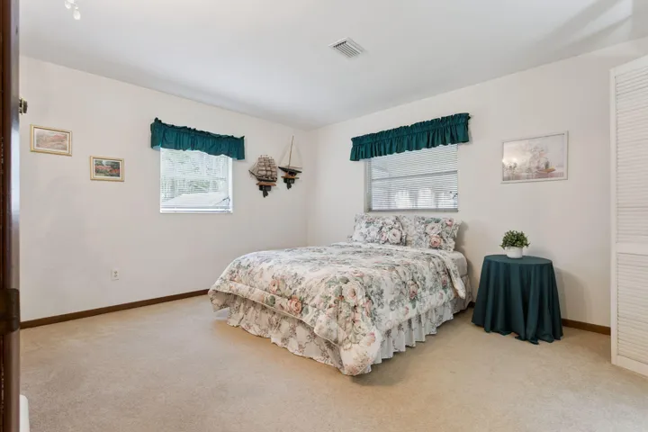 28-web-or-mls-10617_SE_95th_Terrace_Bell