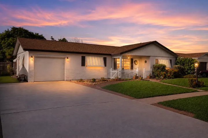2593 Bahia Rd Twlight Front